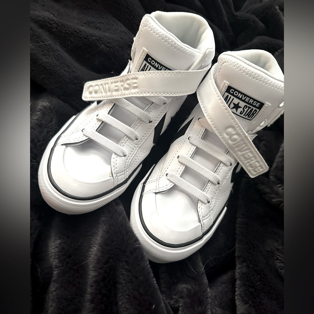 Converse Pro Blaze Strap Leather
BIG KIDS HIGH TOP SHOE - Picture 2 of 5